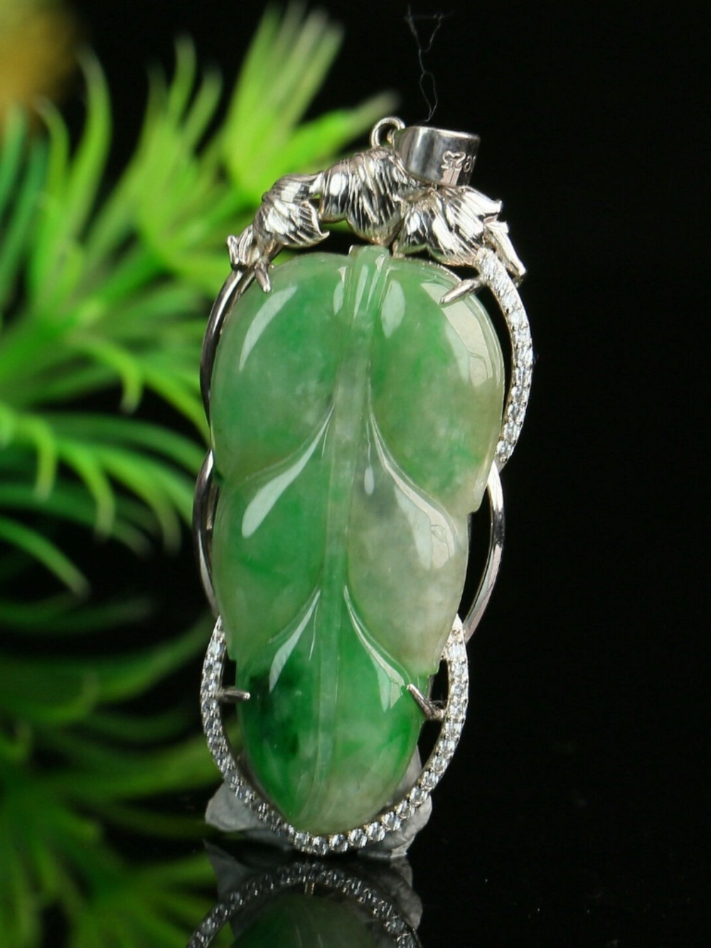 Cert'd Untreated Green Natural Grade A Jadeite Jade Pendant inlay leaf r926532